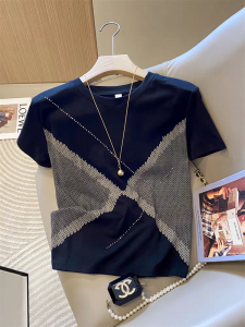 Summer 2025 Womens Slim Fit Cotton T-Shirt Short Sleeve Heavy Embellished Design Casual Style Fashionable Slimming Top