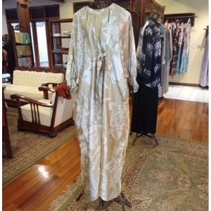 Fairuz Kaftan by Dian Pelangi LIMITED EDITION Busana Muslim Maxi Dress Gamis Abaya Gaun Pesta Pernikahan Kondangan Casual Formal Wanita Hijaber Cantik Anggun Modis Modern Elegan Mewah Model Korea Terbaru Motif Batik Abstrak Hand Made Kekinian