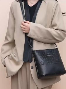Tas Selempang atau Sling bag Wanita Waterproof Model Terbaru CPB 8695