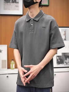 ✨ขายดี✨เสื้อโปโล เสื้อเชิ้ตผู้ชาย แขนสั้น สีพื้น แบบบาง ทรงหลวม ของแฟชั่น เรียบง่าย