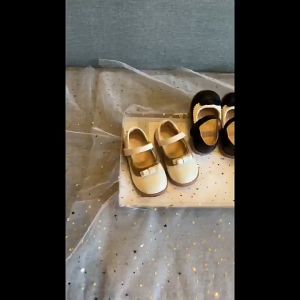 Giày Búp Bê Bé Gái Giày Vintage Da Mềm Êm Chân Nơ Viền Bèo Cực Xinh Cho Bé Gái 1 Tuổi-6 Tuổi
