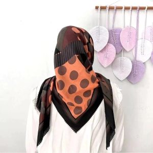 Kerudung Segiempat Motif Hitam