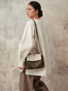 AVALEA | Mid-Size Leather Shoulder Handbag