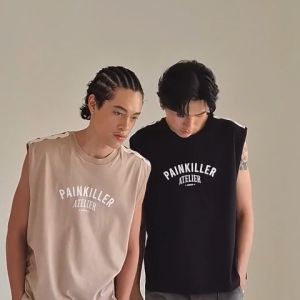 (PAINKILLER) SUNDAE SLEEVELESS TEE (BL01) / เสื้อยืด เสื้อแขนกุด เสื้อผ้าผู้ชาย แฟชั่นผู้ชาย เพนคิลเลอร์ / Fashion menswear PAINKILLER / TANK / SS25