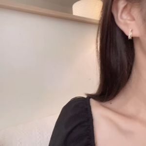 My Natural Semi-circle Zicron Diamonds Stud Earrings法式简约镶嵌水钻耳钉