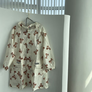 เสื้อกันฝนสำหรับเด็กน้ำหนักเบาแห้งเร็วระบายอากาศได้ดีของญี่ปุ่นเสื้อกันฝนแบบยาวมีช่องใส่กระเป๋านักเรียนกันฝนกันฝนสำหรับเด็กชายและเด็กหญิงกลางแจ้ง