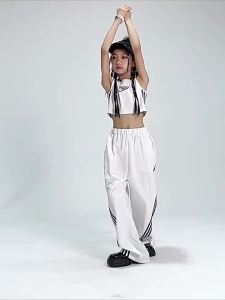 สาวใหม่สตรีทแดนซ์ jazz เสื้อกล้ามแขนสั้นโชว์สะดือชุดโชว์โชว์เต้นแจ๊สเด็กสไตล์เกาหลีหน้าร้อน 12.30