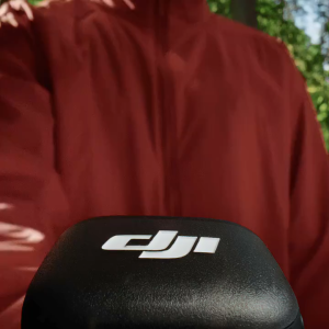 DJI Mic 3 - Wireless Microphone | Multi-User | Noise Cancelling | Compact Size | 3-Way Connectivity for Multiple Devices