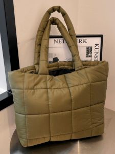 Winter Large Capacity Womens Tote Bag Casual Cotton Filled Commuter Single Shoulder Bag Korean Style Fashionable Versatile