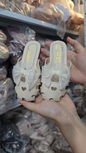 Dép sục lỗ nơ công chúa da mềm đế dẻo chống trơn trượt thoáng chân cho bé gái