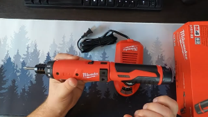 Milwaukee M4 1/4" Hex Screwdriver M4 D-202B