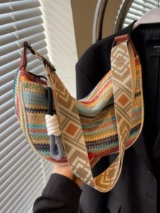 Summer Large Capacity Straw Weaving Shoulder Bag Commuting Rainbow Dumpling Shaped Beach Vacation Crossbody Bag for Youth