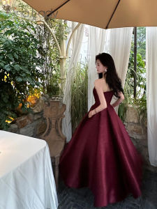 ชุดราตรียาวสีแดงน้ำมันเอวสูงสไตล์หรูหรา NinaLady ชุดแต่งงานแบบจีบ ชุดราตรี ชุดเดรสผู้หญิง ฤดูใบไม้ผลิและฤดูร้อน