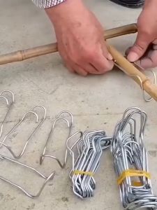 ลวดรัดท่อโรงเรือนแพ็คละ 10ตัว / ลวดรัดประกอบท่อโรงเรือน /เหล็กรัดท่อ/เหล็กรัดแป๊ป/โรงเรือนปลูกผัก