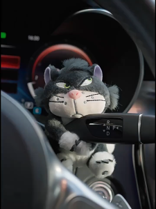 Dekorasi Mobil Unik: Pajangan Boneka Kucing Lucu & Aksesoris Interior Mobil Kreatif