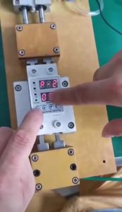 ชิโนทามเมอร์ 40A/63A 220V 50Hz อุปกรณ์ป้องกันแรงดันไฟฟ้าเกิน กันไฟกระชาก การอ่านที่แม่นยำ รีเซ็ตอัตโนมัติ การป้องกันแรงดันไฟเกิน การป้องกันไฟในบ้าน การใช้ไฟฟ้าอย่างปลอดภัย ตัวกันไฟกระชาก ชิโนทามเมอร์อุปกรณ์ป้องกันไฟตก อุปกรณ์ป้องกั