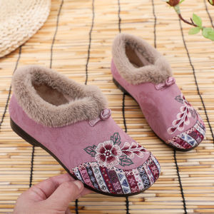 รองเท้าปักลายข้อสูงบุขนกำมะหยี่แบบใหม่ฤดูใบไม้ร่วงและฤดูหนาวรองเท้าผ้าฝ้ายผู้หญิงกันหนาวแบบสวมเท้ารองเท้าเต้นรำสไตล์ชนเผ่ารองเท้าคุณแม่