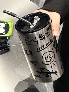 Large Capacity Stainless Steel Insulated Mug for Office Coffee Accompanied Cup with Straw Mens Style Water Bottle Gift for Students