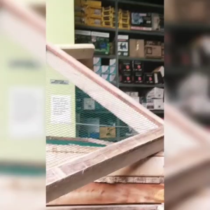 AYAKAN JADI LOKET 1/4 IN 53 X 132 X 7 CM KAYU WADUNG DENGAN PEGANGAN bangunan