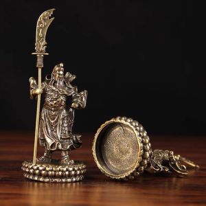 Tượng Quan Công Cầm Đ.ao Đứng Trên Đài Sen được chế tác từ Đồng Vàng Nguyên Khối Kích thước cao 8cm (TD355)