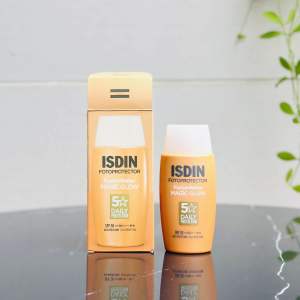Kem Chống Nắng Isdin Fusion Water Magic Glow SPF 50 50ml . Kem Chống Nắng Đều Màu Da