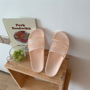 รองเท้าแตะแบบสวมใส่สบายสำหรับผู้หญิงในช่วงฤดูร้อนปี 2021 รองเท้าแตะแบบใสสำหรับไปเที่ยวชายหาดในช่วงวันหยุด ส้นเตี้ย พื้นยาง