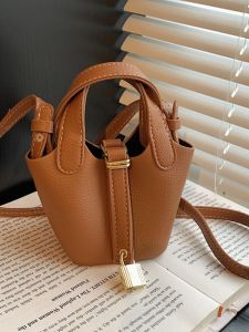 Mini Vegetable Basket Small Bag Female Crossbody 2024 New Arrival Mini Niche Style Unique Exquisite Fancy Lipstick Pack