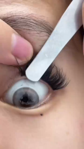 [ซื้อ 1 แถม 1]ขนตาปลอม 3D ไม่ต้องใช้กาว มีกาวในตัว ขยายตา ติดทนนาน ใช้ซ้ำได้ ติดง่าย เหมาะสำหรับมือใหม่