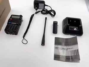 Bộ đàm truyền âm sử dụng màn hình hiển thị led 0678 (UV-5R)  cực dễ nhìn dung lượng pin lớn thời gian sử dụng lâu