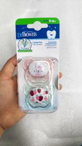 [ PV12302-GBX ] Bộ 2 ty ngậm hỗ trợ chống đột tử/chỉnh nha/chống vẩu Dr.Browns Prevent họa tiết thỏ & trái dâu ( 0-6m )