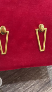 Poh Heng Jewellery 22K Isosceles Triangle Earrings in Yellow Gold[Price By Weight]