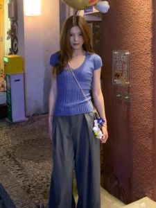 VKSOD | Áo sơ mi cổ chữ V tay ngắn dệt kim ôm vừa vặn phong cách Pháp cổ điển dành cho nữ mùa hè 2025 thiết kế mới Áo sơ mi nhỏ