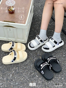 รองเท้าแตะส้นแบนกันลื่นสำหรับผู้หญิง สวมใส่สบาย แฟชั่นฤดูร้อน 2025 รองเท้าแตะแบบสวมลำลอง หนัง PU ยาง EVA