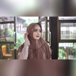 Baru Lina Livia Hijab Labibah Kerudung Instan Pet Antem Jersey Higt Twist Premium