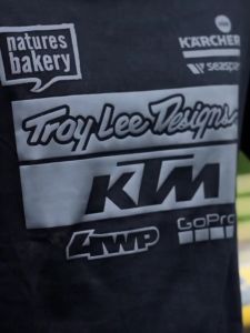 Kaos Motor Cross Trail & T-Shirt KTM Racing: Pilihan Terbaik untuk Pria Dewasa