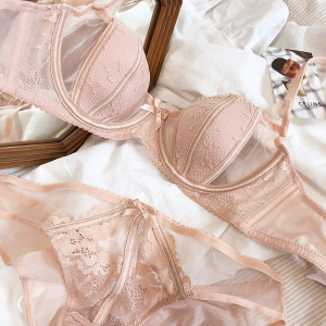 สไตล์ฝรั่งเศส เซ็กซี่ ลูกไม้ Bralette Thin Mold Cup  ชุดชั้นใน Push Up ไร้สาย ผู้หญิง ทันสมัย พรางหุ่น แผ่นรองหน้าอก