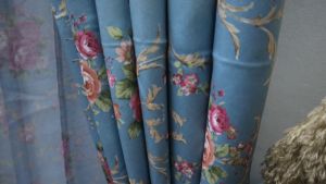 Hordeng Motip Bunga Shaby Bolak Balik Model Poni Rempel jendela pintu bahan blackout warna biru