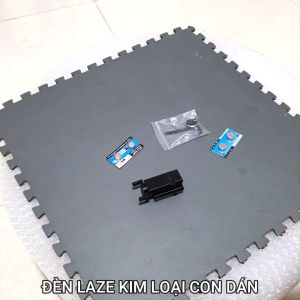 D10 - Đèn Laze Con Gián Kim Loại Tia Laser Đỏ Pin Cúc Áo - Chào Thượng Đế