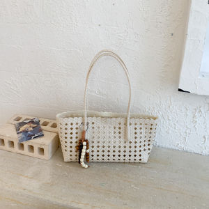 clu 2026 Summer Hollow out Beach Bag Woven Handbag Chic Niche Basket Bag Beach Vacation Shoulder Bag ulc