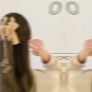 GU Jepit Rambut Wanita Motif Kupu Jedai Bulu Pom Pom Halus Lembut Gaya Korea Import Hairpin Pita Korea Hair Pins Hair Claw Clip A26