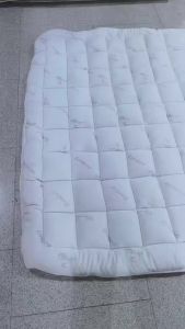 Premium Black Bamboo Mattress Protector Fitted Style Drop Shipping Deep Pocket for Cooling Sleep Quilted Mattress Topper