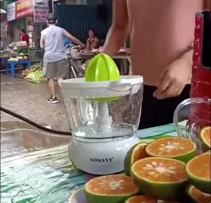 Máy vắt cam ép cam chính hãng Sokany dung tích 700ml