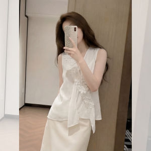 HUANJI | French Style V-Neck Sleeveless 3D Flower Design Uniqueness White Large Size Top