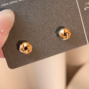 Golden Matte Finish Earrings Womens Luxury Sensation Earring 2025 New Style Retro Ear Jewelry Alloy Plated Silver Gold