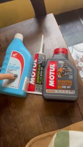 Bộ vệ nước mát zin hãng nhớt hộp số và dầu nhớt Motul xe tay ga.