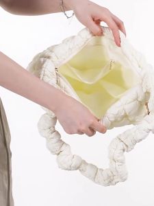 กระเป๋า soft bag กระเป๋าขมนุ่ม กระเป๋าสะพายผญ กระเป๋าสะพาย กระเป๋าขมนุ่ม แฟชั่น เกาหลี กระเป๋าสะพายข้างผู้หญิง กระเป๋าทรงก้อนเมฆ