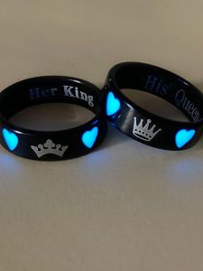 2 Pieces/Set Luminous Love Crown Pattern Her King His Queen Couple Ring Ladies Fashion Love Commitment Ring