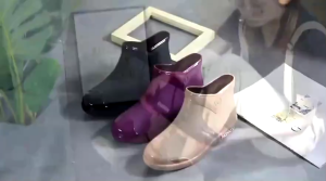 Rain Boots Ladies Outdoor Waterproof Shoes Fashion High Quality Rubber Rain Boots Fashion Rain Shoes Womens Anti slip and Wear Resistant Rubber Shoes