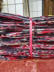 layangan pelastik jabrug UK 58 isi 200 pcs gambar random seadanya Setok asli dari pengrajin