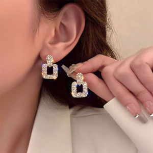 Gorgeous Popular Womens Drop Earrings Full with Dazzling CZ Stone Sparkling Earrings Square Party Jewelry Pendientes Gift